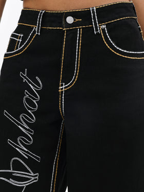 Contrast Logo Baggy Jean, contrast topstitching on black denim, fabric detail