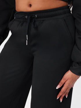 Baggy Wide Leg Sweatpant, drawstring waistband and pocket detail, close-up detail