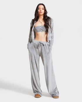 Essential Logo Bandeau, grey velour set with open hoodie, front full-body view