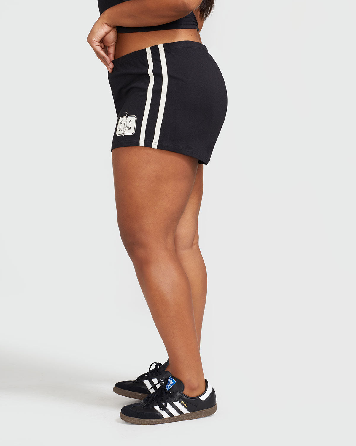 パンツ 90 Logo Girl Micro Shorts Women's Micro Shorts | Black | “99 Cat” logo – Baby Phat
